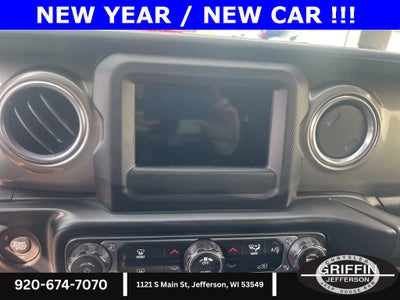 2019 Jeep Wrangler Unlimited Unlimited Sahara ONE TOUCH SKYROOF!!!