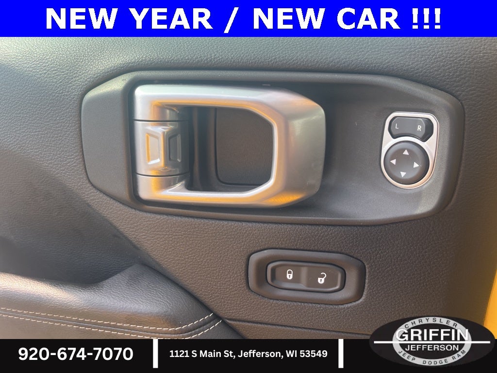 2019 Jeep Wrangler Unlimited Unlimited Sahara ONE TOUCH SKYROOF!!!