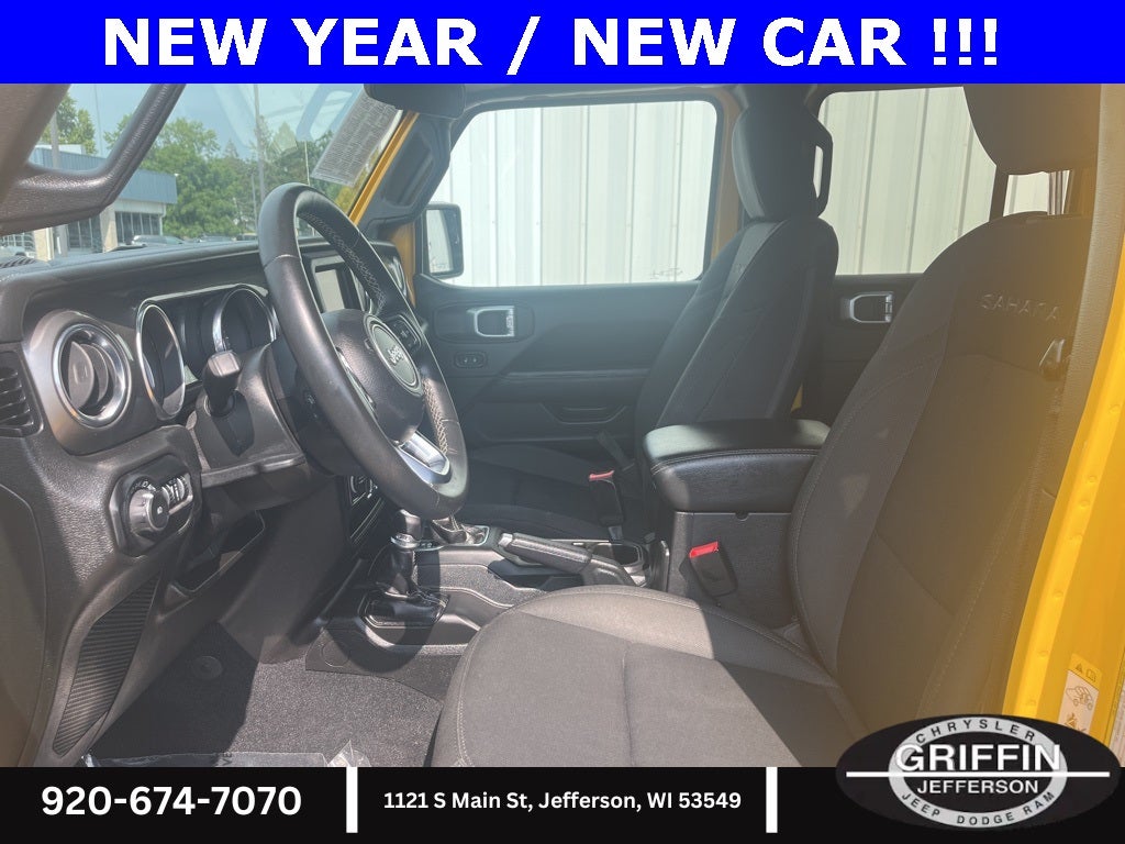 2019 Jeep Wrangler Unlimited Unlimited Sahara ONE TOUCH SKYROOF!!!