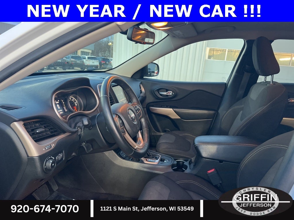 2017 Jeep Cherokee Latitude 3.2L V6 !!!