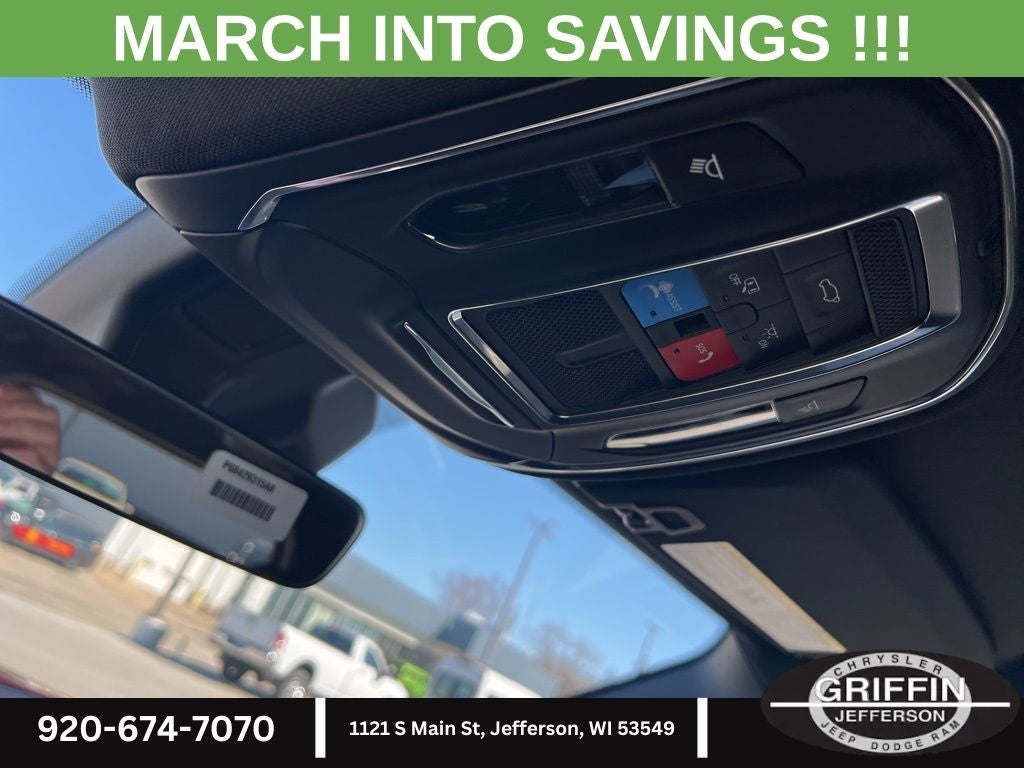 2026 Jeep Grand Cherokee Laredo 4X4 !!!