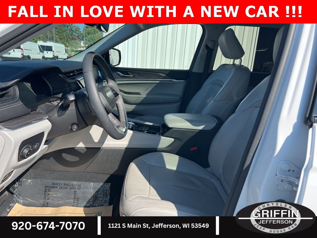 2023 Jeep Grand Cherokee Overland 4WD!!!!