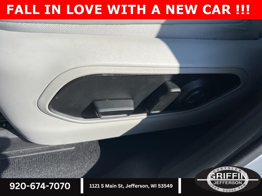 2023 Jeep Grand Cherokee Overland 4WD!!!!