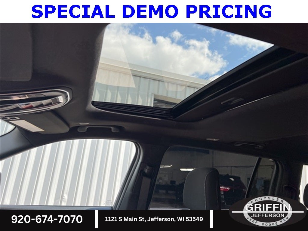 2025 Jeep Grand Cherokee L Laredo 4X4