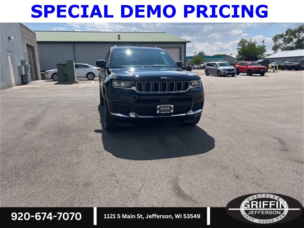 2025 Jeep Grand Cherokee L Laredo 4X4