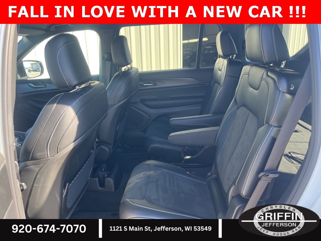 2025 Jeep Grand Cherokee L Altitude AWD