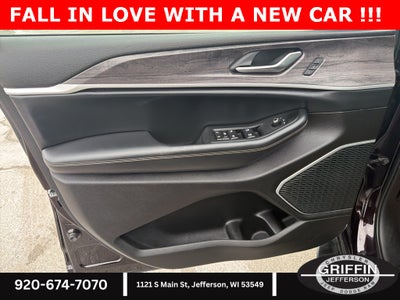 2022 Jeep Grand Cherokee L Limited 4X4