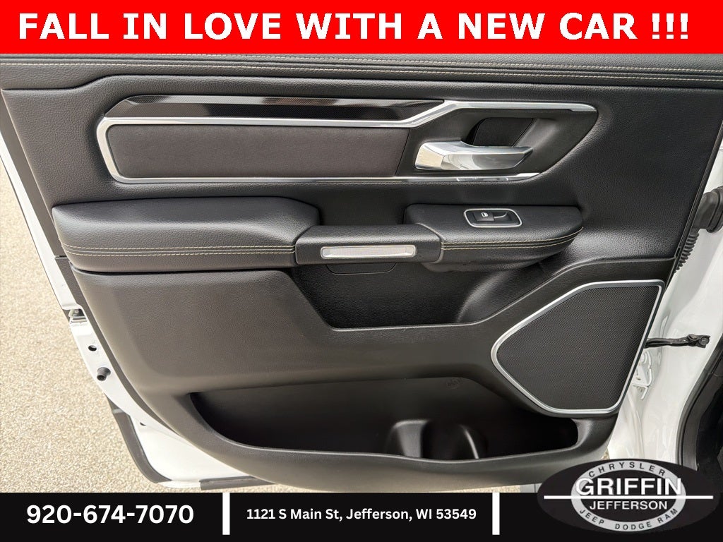 2022 RAM 1500 Laramie HEMI 5.7L V8 !!!