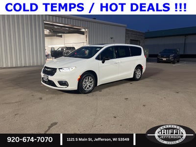 2026 Chrysler Pacifica Select SUNROOF !!!