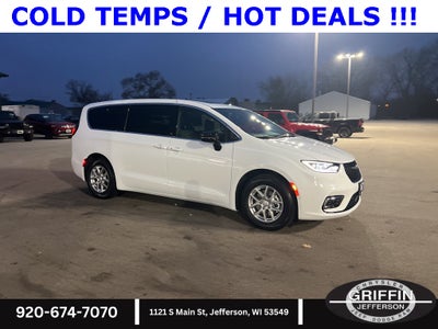 2026 Chrysler Pacifica Select SUNROOF !!!