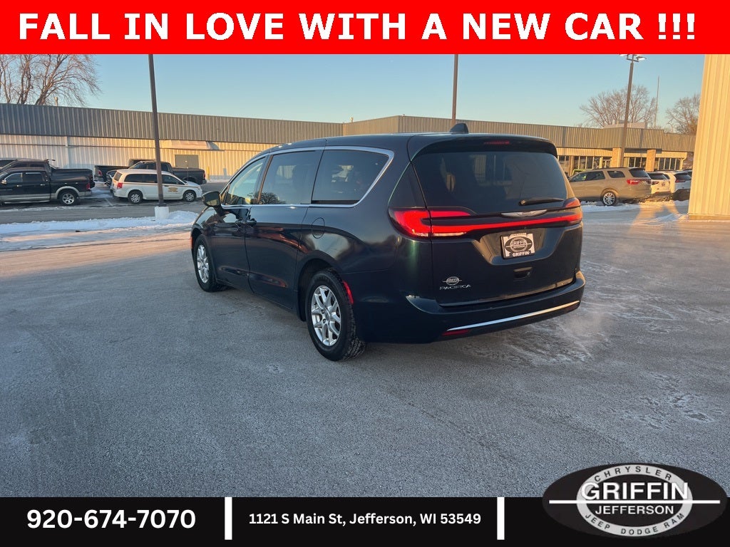 2023 Chrysler Pacifica Touring L