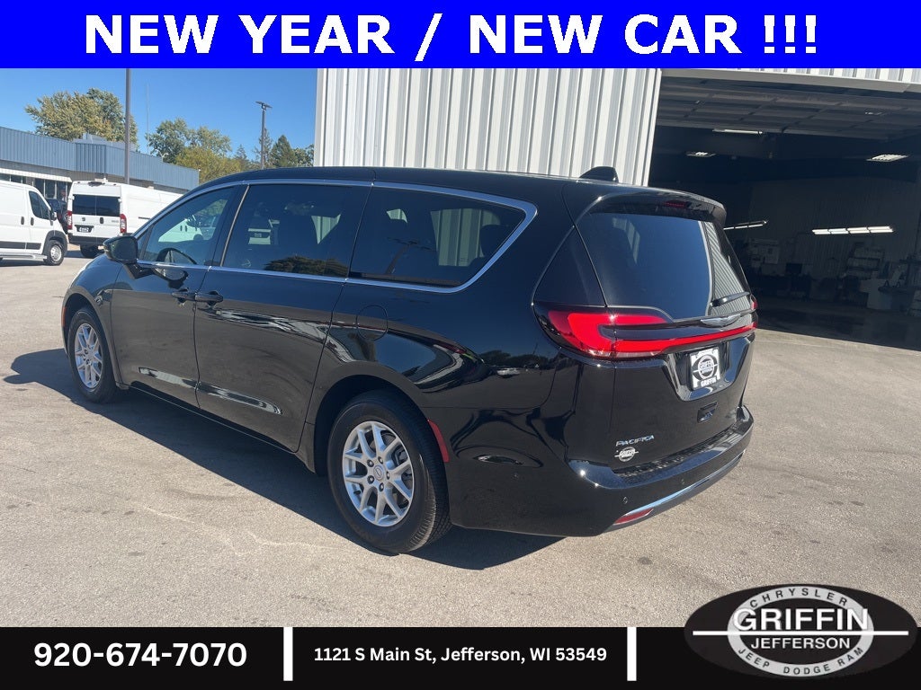 2025 Chrysler Pacifica Select 3.6L V6 !!!
