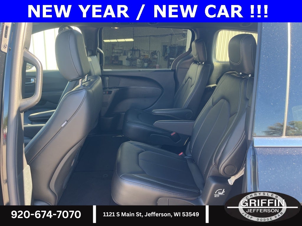 2025 Chrysler Pacifica Select 3.6L V6 !!!