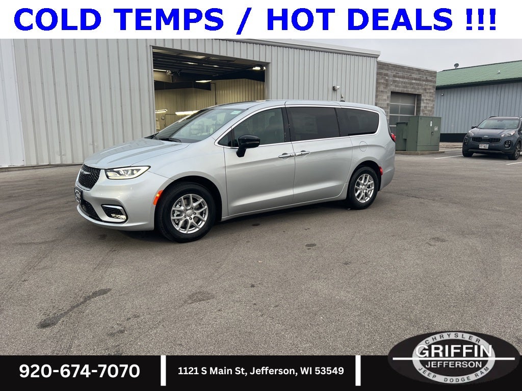 2026 Chrysler Pacifica Select