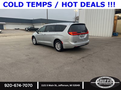 2026 Chrysler Pacifica Select