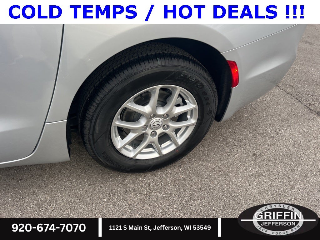 2026 Chrysler Pacifica Select