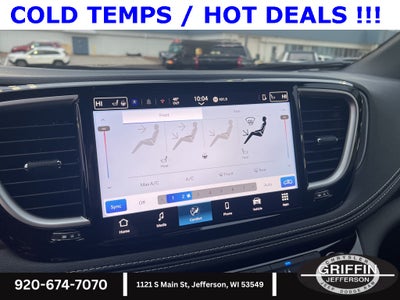 2026 Chrysler Pacifica Select