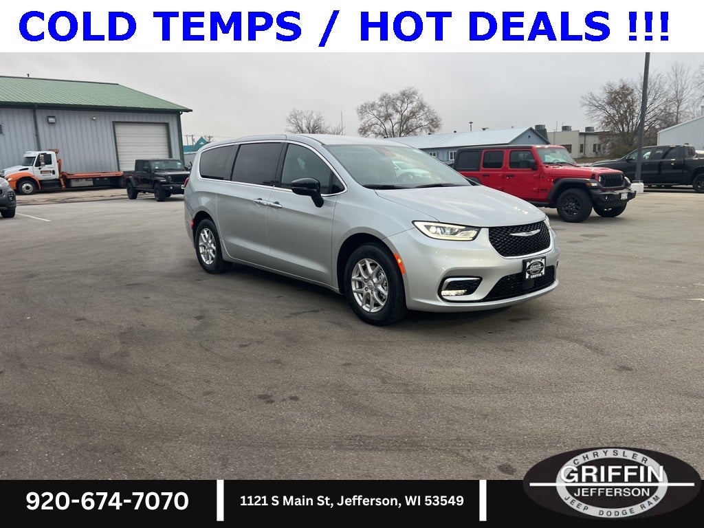 2026 Chrysler Pacifica Select