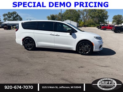 2026 Chrysler Pacifica Select 100th Anniversary Edition !!!