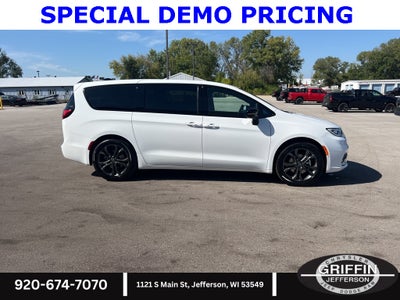 2026 Chrysler Pacifica Select 100th Anniversary Edition !!!