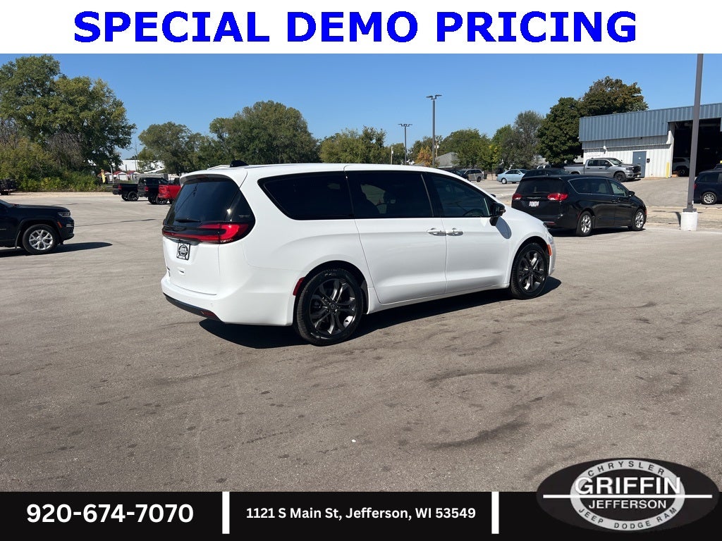 2026 Chrysler Pacifica Select 100th Anniversary Edition !!!