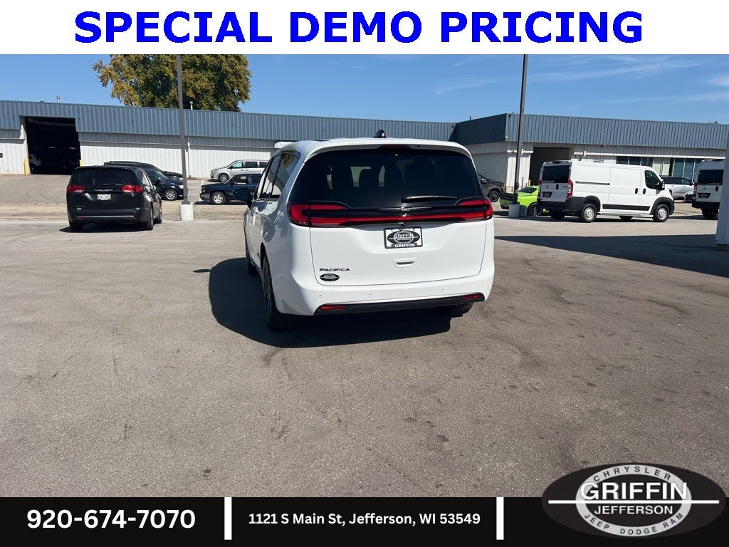 2026 Chrysler Pacifica Select 100th Anniversary Edition !!!