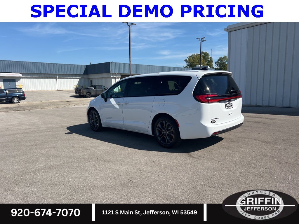 2026 Chrysler Pacifica Select 100th Anniversary Edition !!!