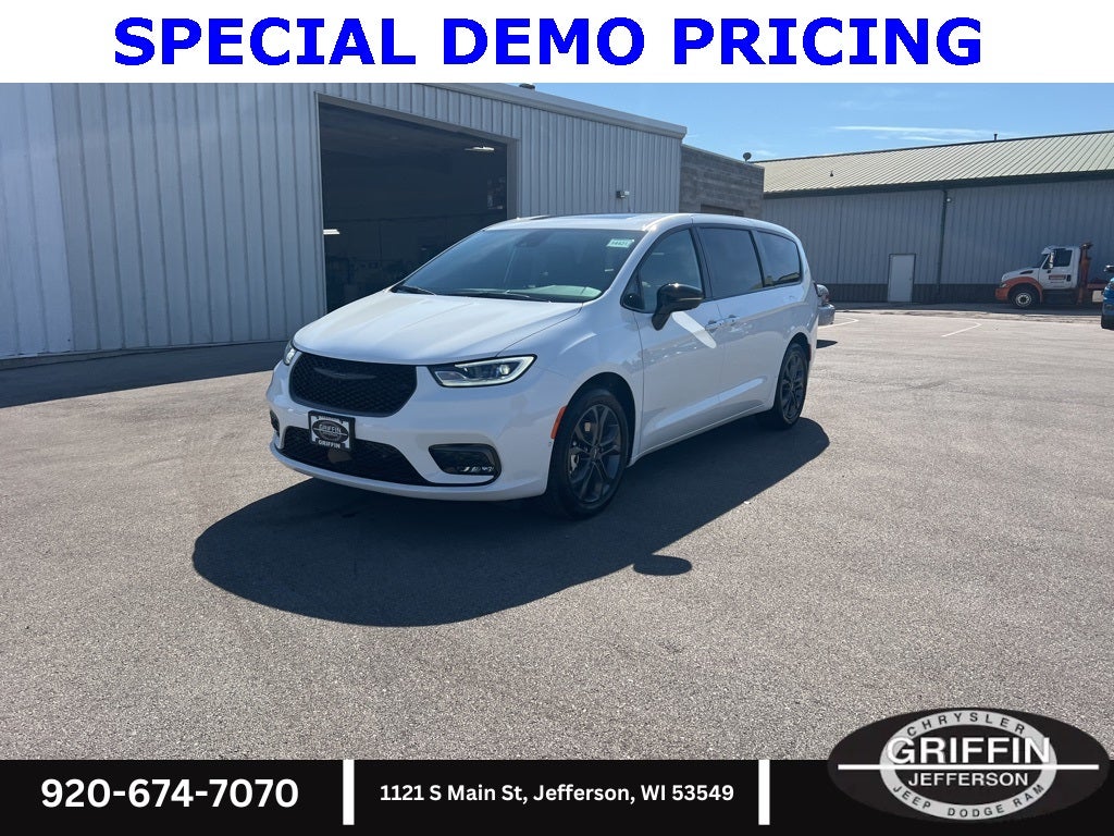 2026 Chrysler Pacifica Select 100th Anniversary Edition !!!