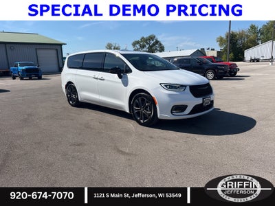 2026 Chrysler Pacifica Select 100th Anniversary Edition !!!