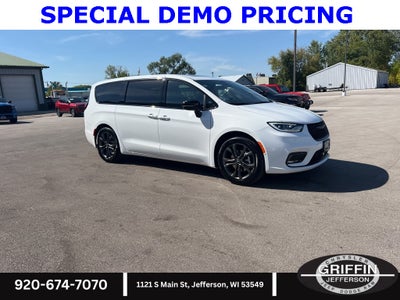 2026 Chrysler Pacifica Select 100th Anniversary Edition !!!