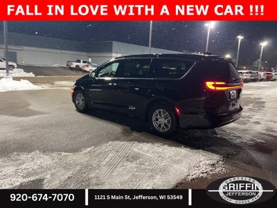 2026 Chrysler Pacifica Select SUNROOF !!!