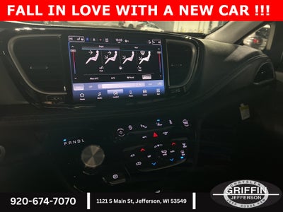 2026 Chrysler Pacifica Select SUNROOF !!!