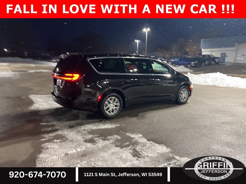 2026 Chrysler Pacifica Select SUNROOF !!!