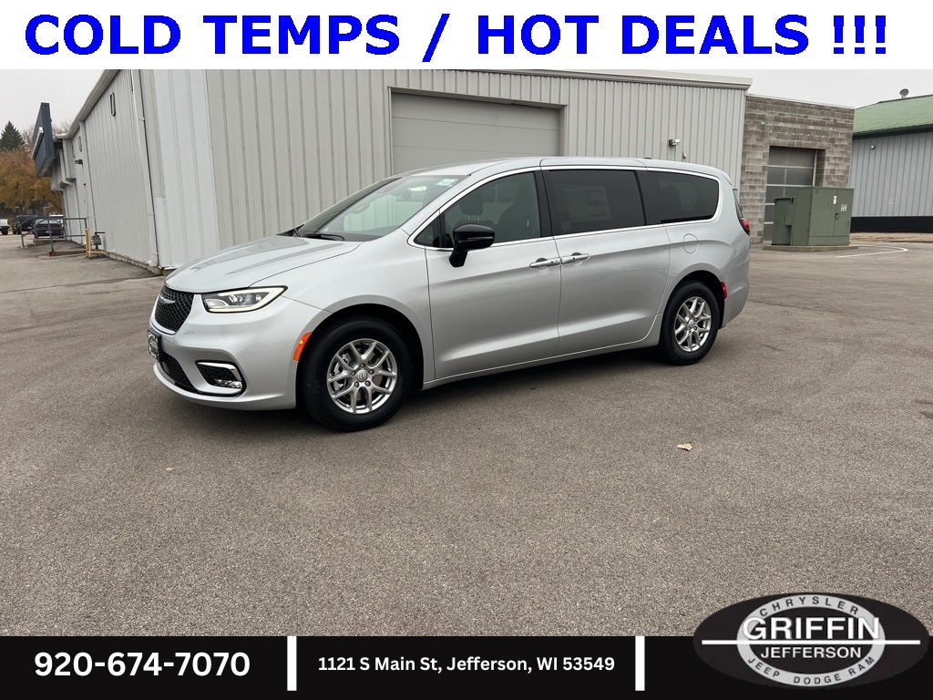 2026 Chrysler Pacifica Select