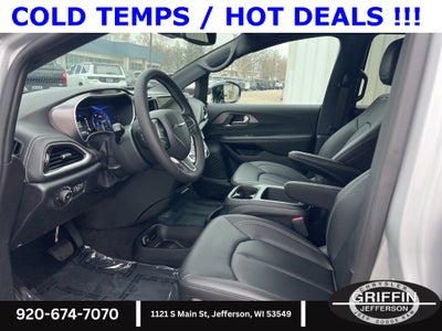 2026 Chrysler Pacifica Select