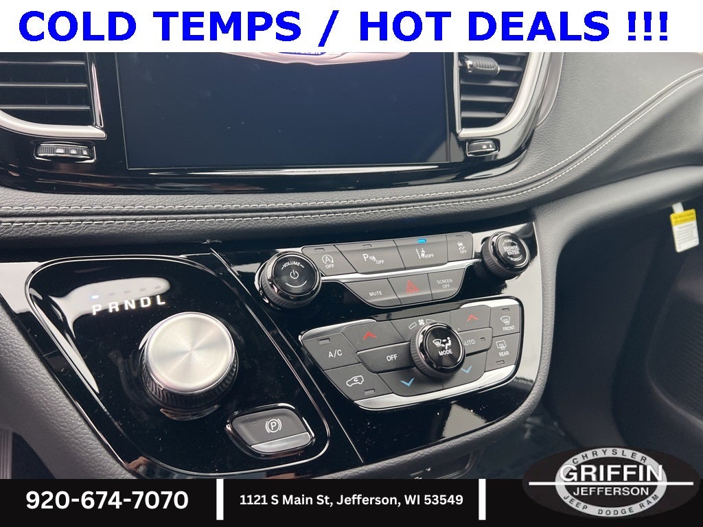 2026 Chrysler Pacifica Select