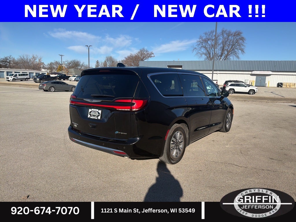 2024 Chrysler Pacifica Select