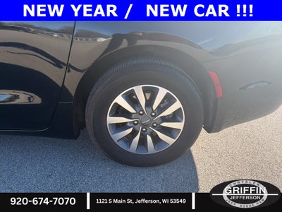 2024 Chrysler Pacifica Select