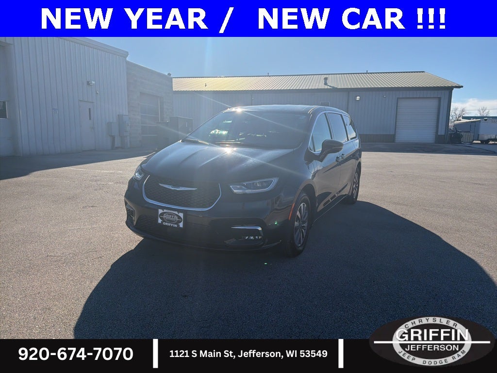 2024 Chrysler Pacifica Select