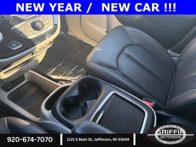 2024 Chrysler Pacifica Select