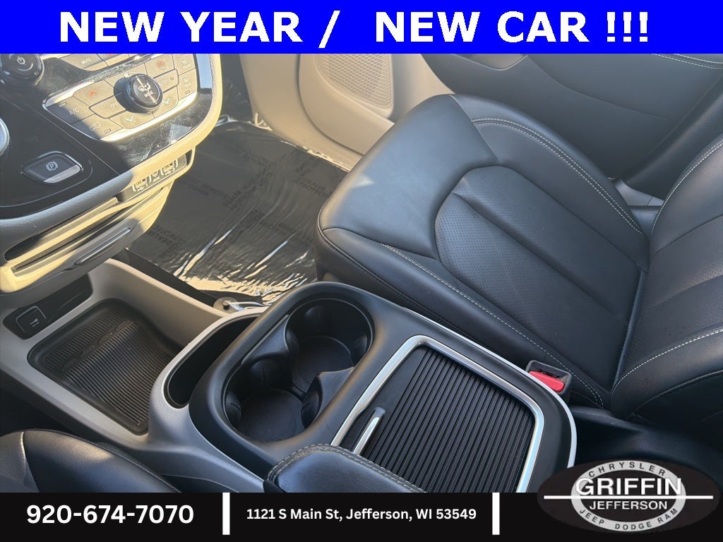 2024 Chrysler Pacifica Select