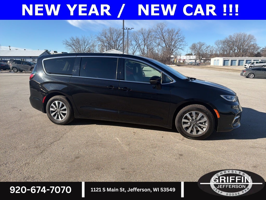 2024 Chrysler Pacifica Select