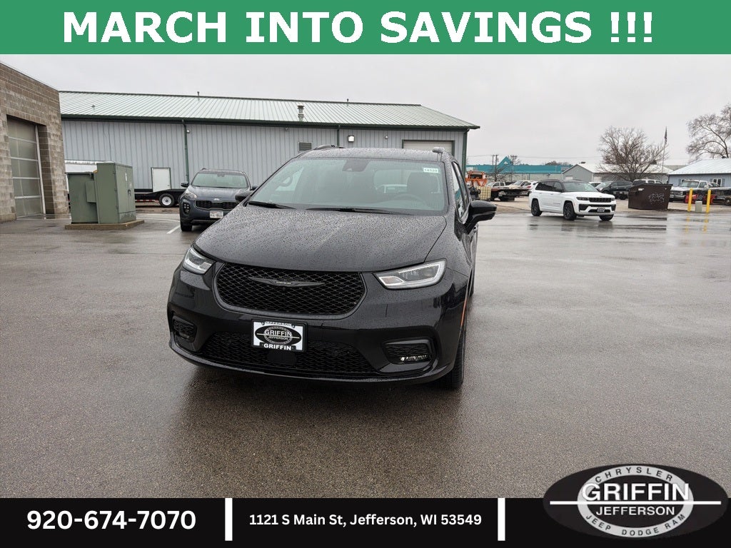 2026 Chrysler Pacifica Select