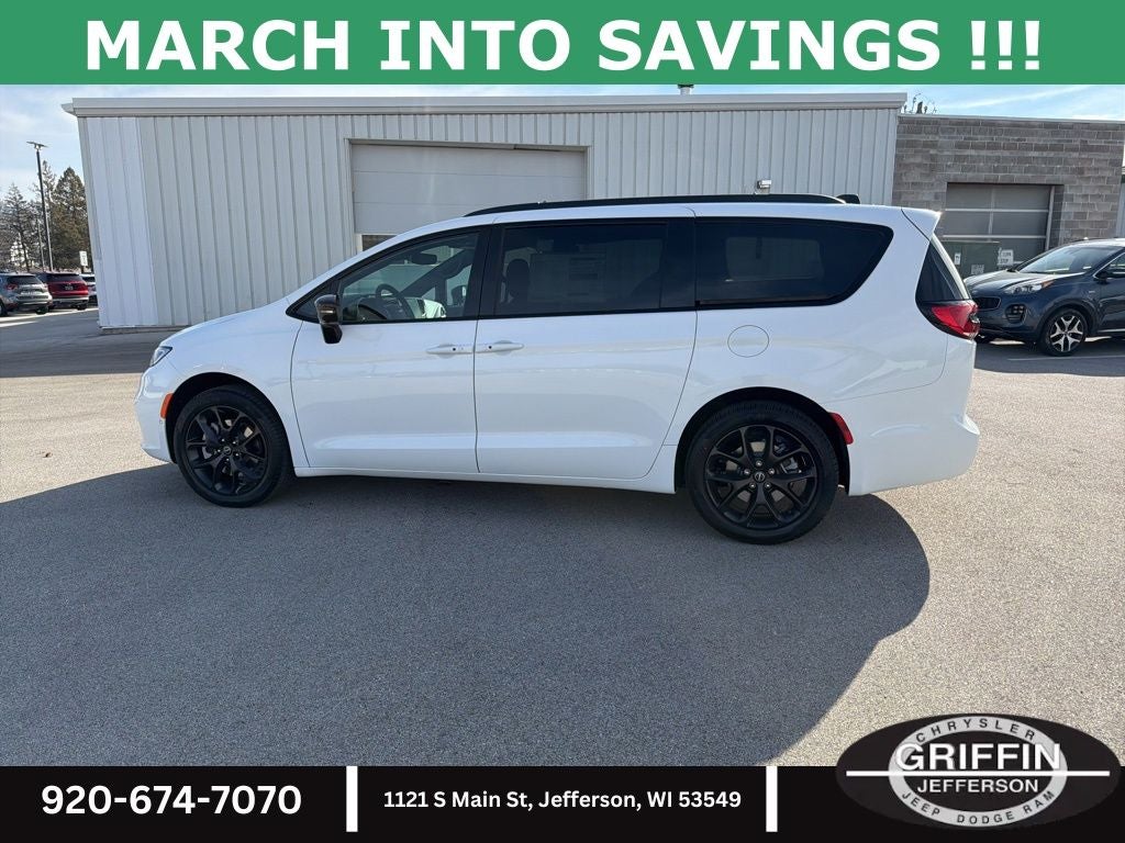 2026 Chrysler Pacifica Select AWD !!!