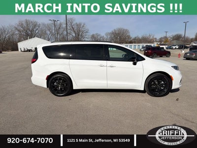 2026 Chrysler Pacifica Select AWD !!!