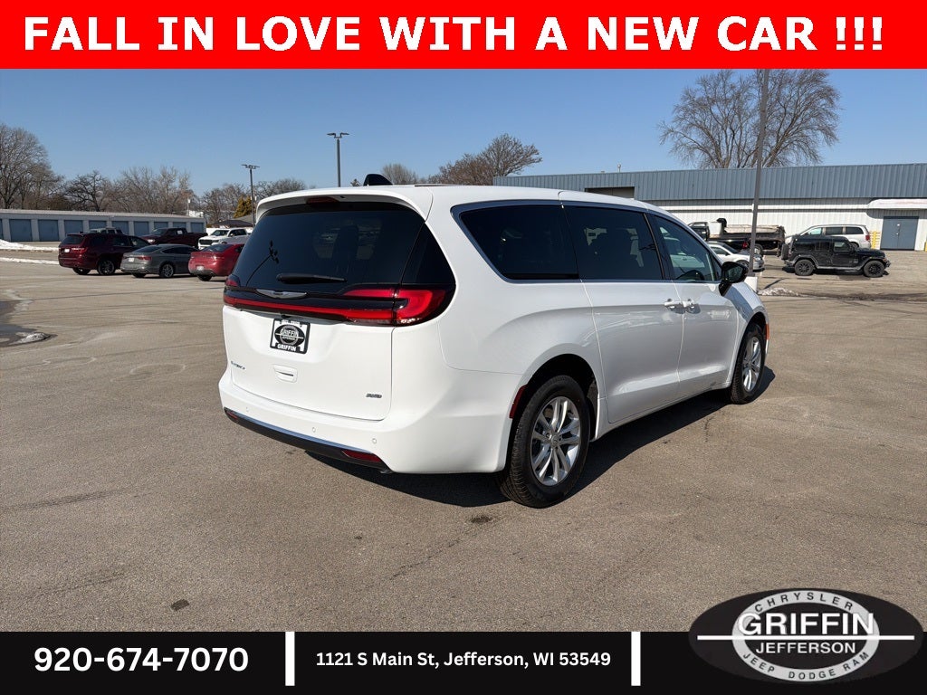 2026 Chrysler Pacifica Select