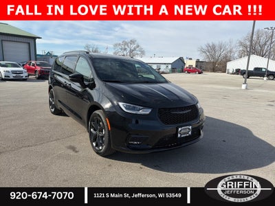 2026 Chrysler Pacifica Select