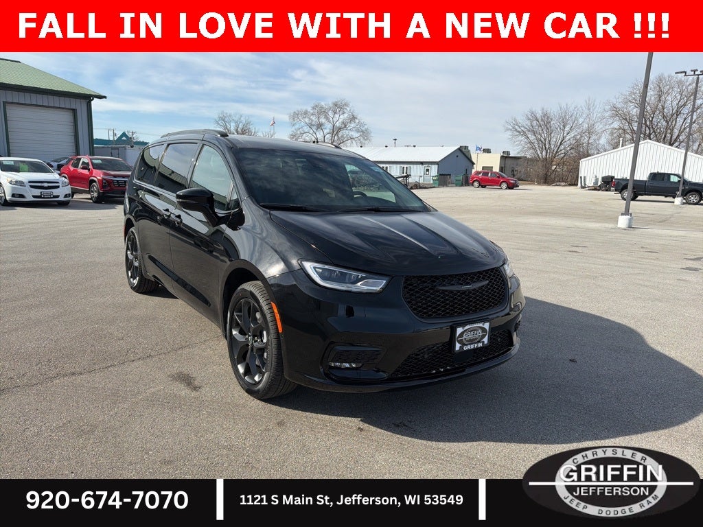 2026 Chrysler Pacifica Select