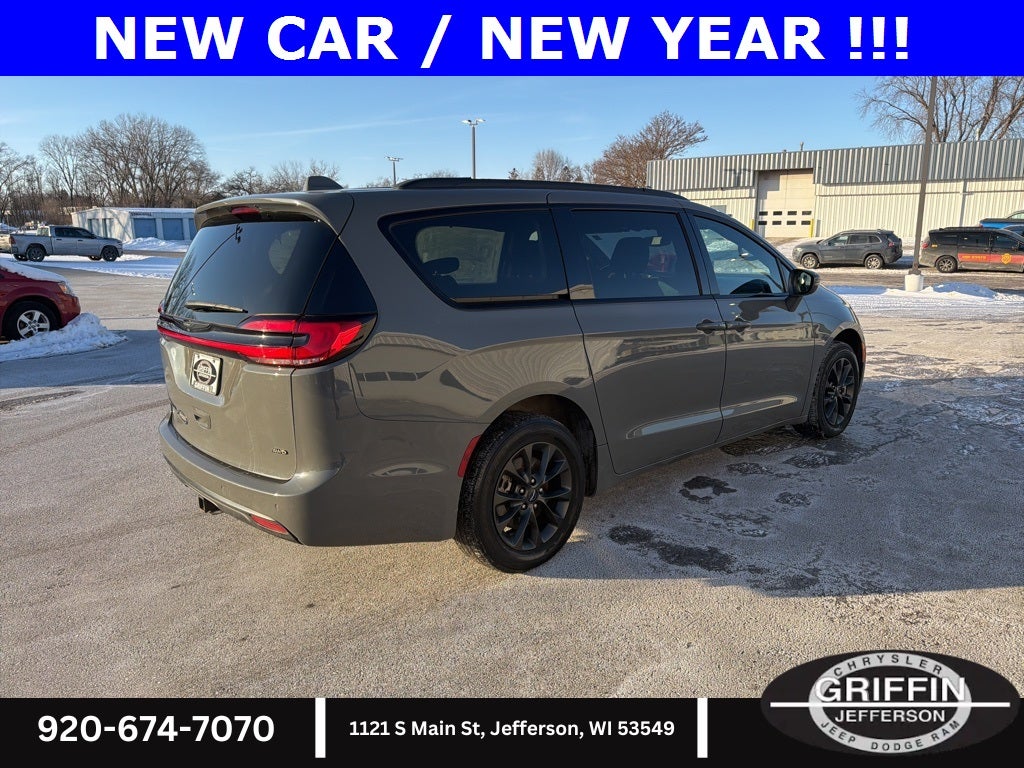 2021 Chrysler Pacifica Touring AWD !!!