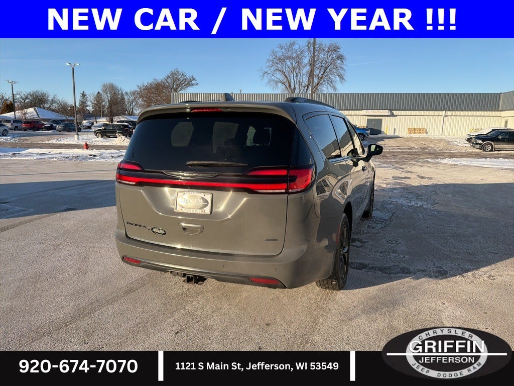 2021 Chrysler Pacifica Touring AWD !!!